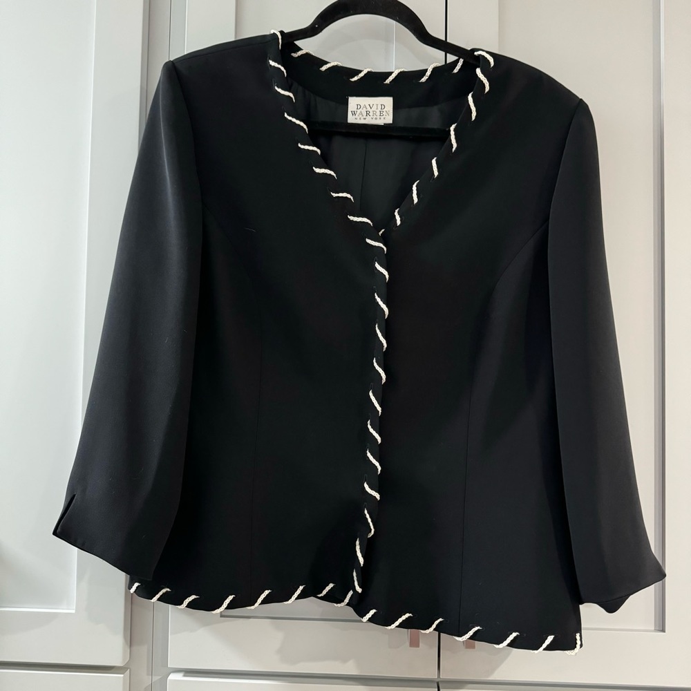 David Warren women’s Black Blazer with White Trim